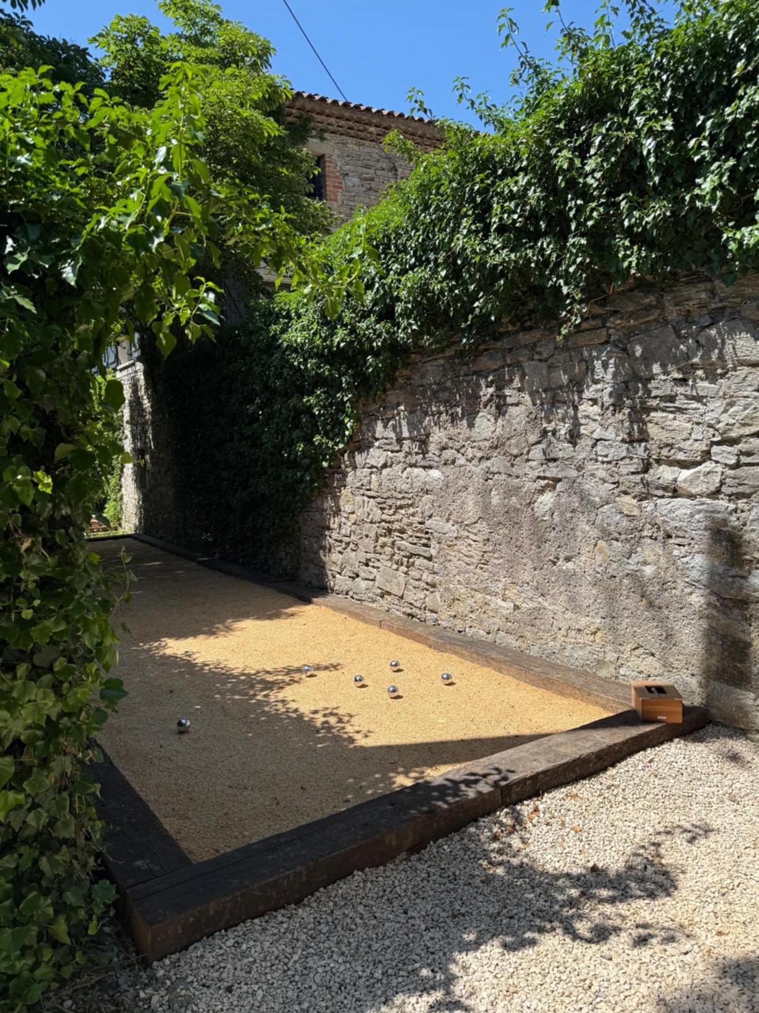 Les Terres Aoyama Ξενοδοχείο Saint Julien Les Rosiers Εξωτερικό φωτογραφία